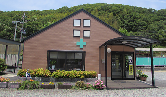 幸観堂薬局 秀天橋店　外観